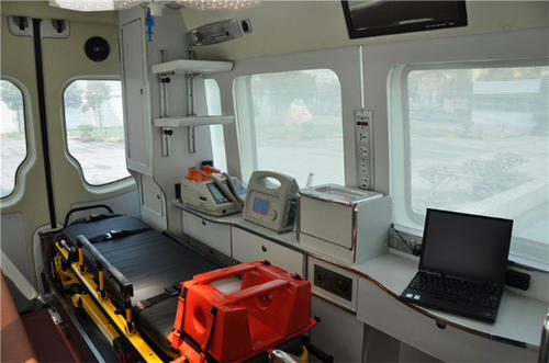 河源救护车内部